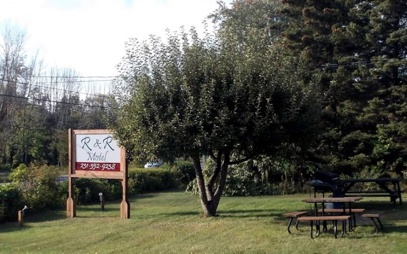 R & R Motel - Photo From Web Listing (newer photo)